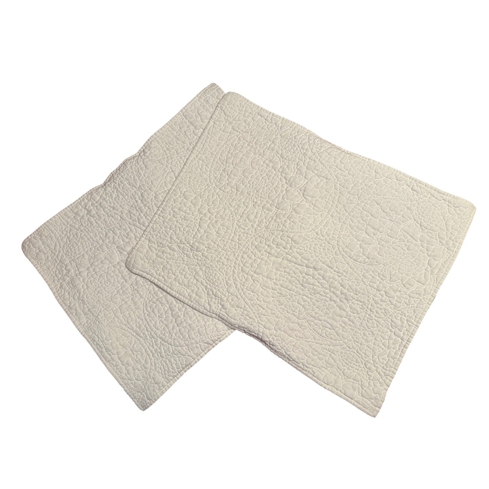 Pottery Barn White Quilted Pillow Shams Standard Set of 2 Floral Medallion Linen